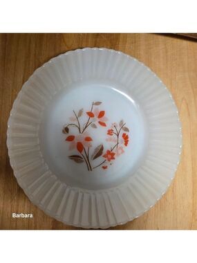 Vintage Set of 2 Mexican Termocrisa Milk Glass Dessert Plates